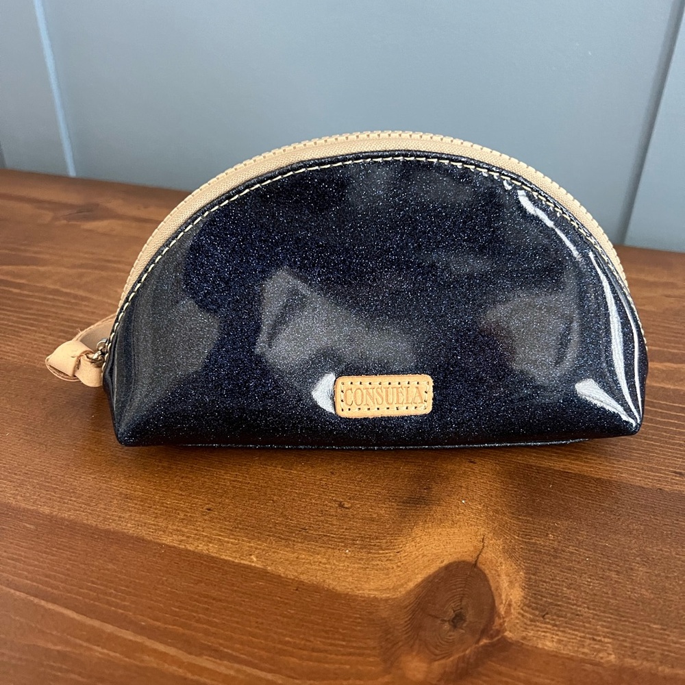 Consuela pouch